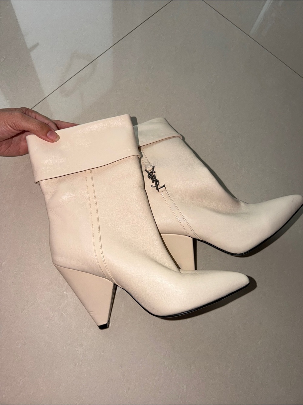 Niki Booties Pointed Toe Ivory - Picture 8 of 8
